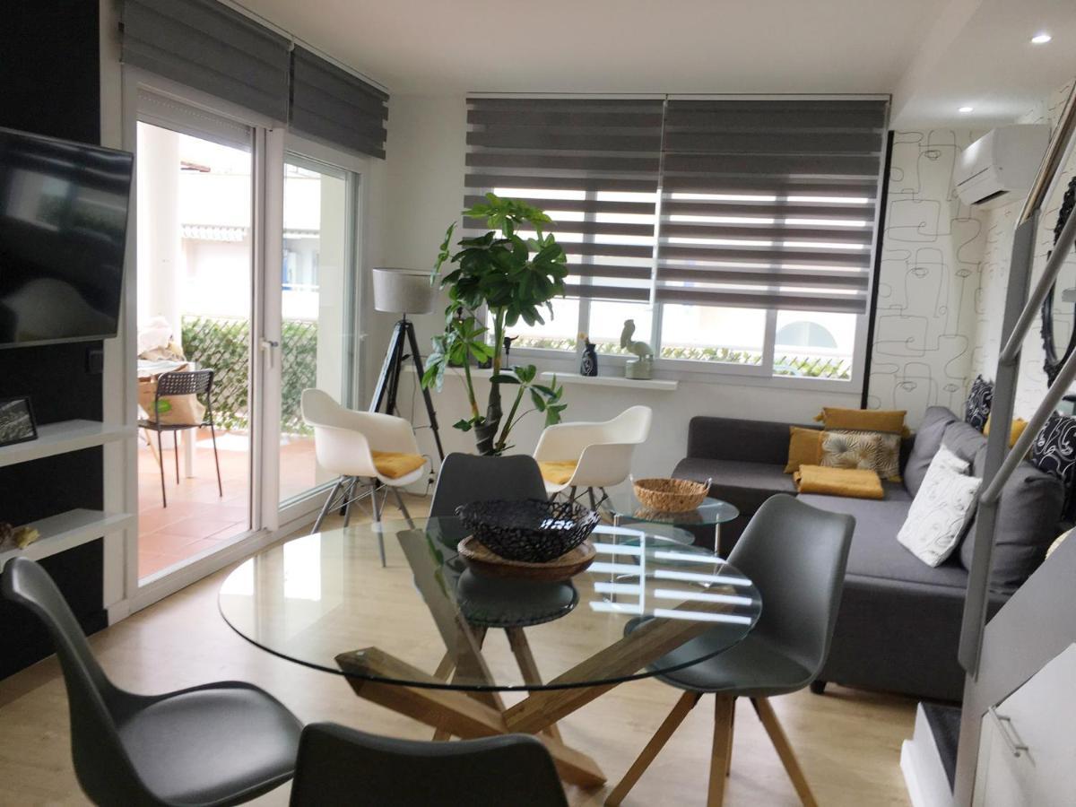 Superbe Appartement Avec Solarium Et Piscine Communautaire Roses Exterior foto