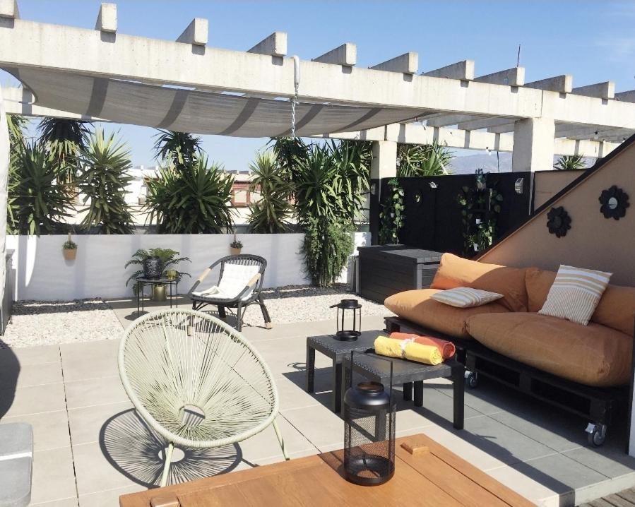 Superbe Appartement Avec Solarium Et Piscine Communautaire Roses Exterior foto